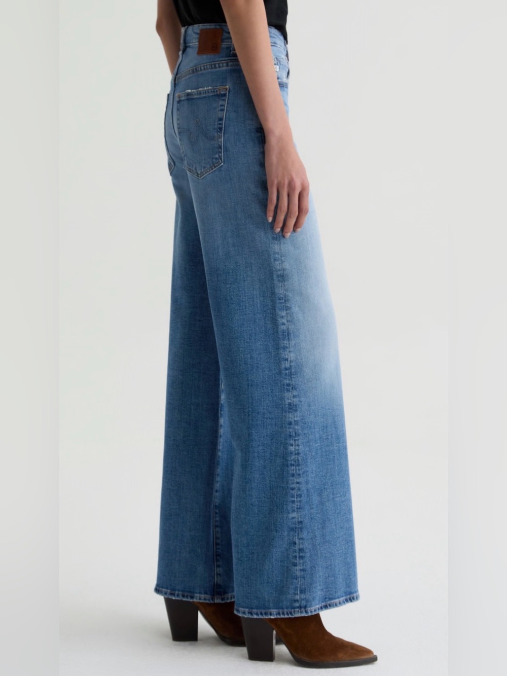 Ag Adriano Goldschmied NWT Saige Wide Leg Jeans, size 30, aged denim - Picture 7 of 10